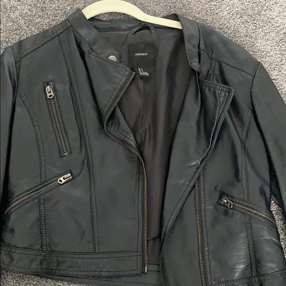 BLACK AND BROWN LEATHER JACKET DUO - Picture 2 of 5